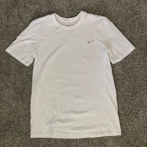 Men’s Nike White Tee shirt size M